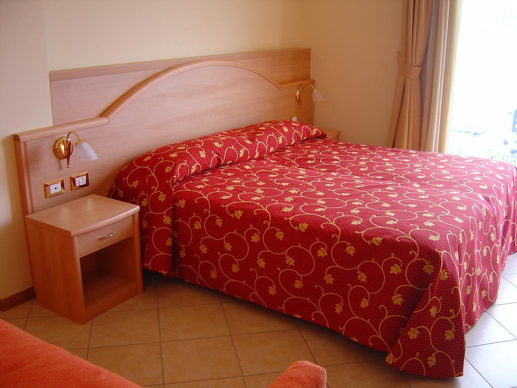 Hotel Residence Panoramica Brenzone sul Garda Kamer foto